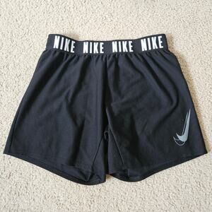 Nike sports shorts medium